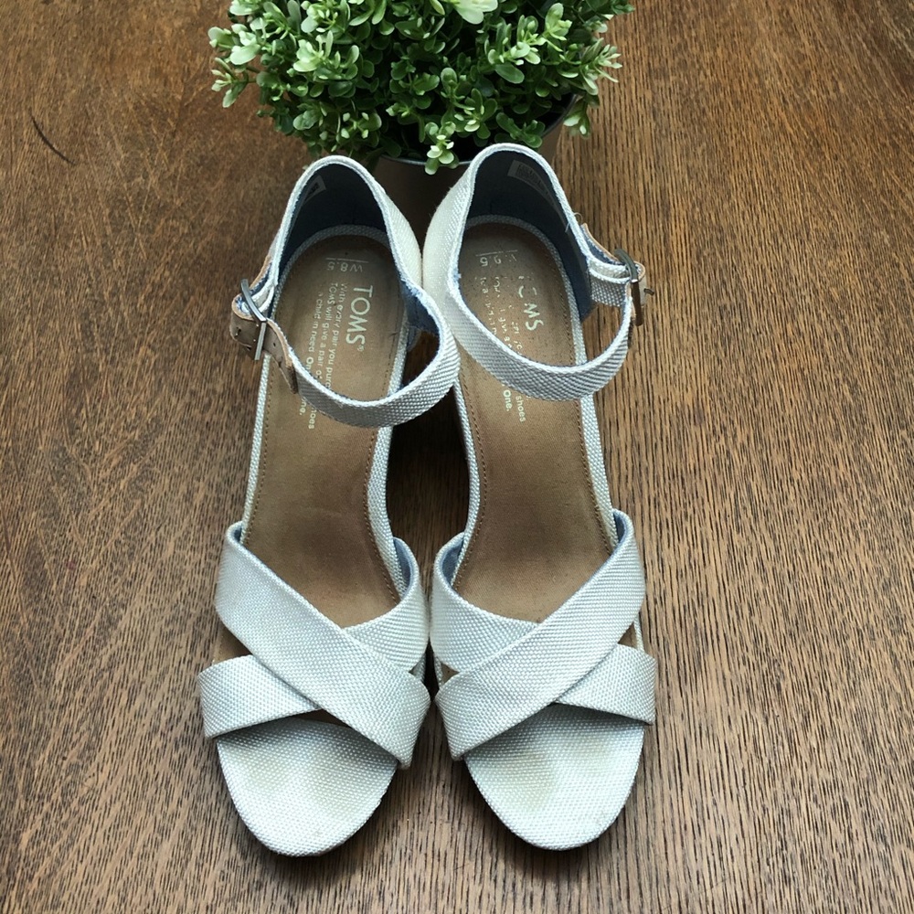 TOMS Sienna Woven Cross toe wedge